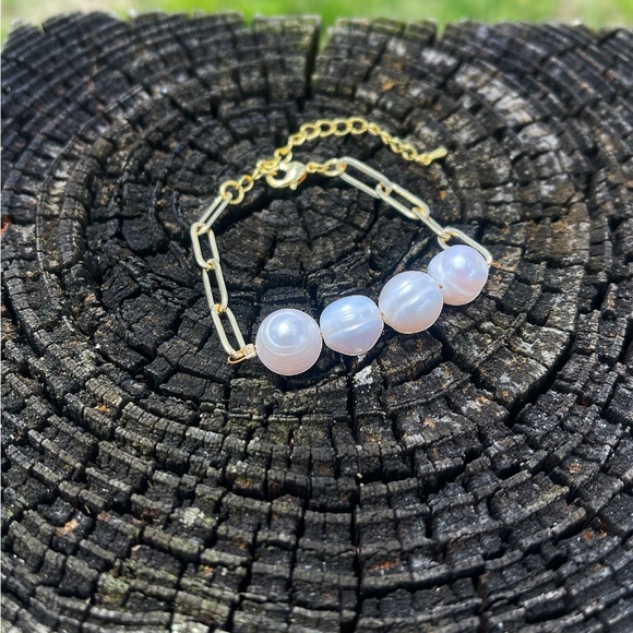 BEAUTIFUL White Freshwater Pearl Bracelet - Picture 3 of 4